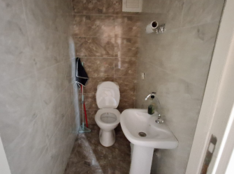 Bahçelievler Camlıkahve'de 4,Kat Asansörlü 8 Yıllık 100 m2 Ön Cephe