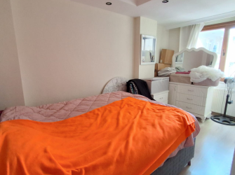 Bahçelievler Camlıkahve'de 4,Kat Asansörlü 8 Yıllık 100 m2 Ön Cephe