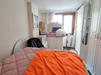 Bahçelievler Camlıkahve'de 4,Kat Asansörlü 8 Yıllık 100 m2 Ön Cephe