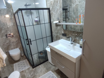 Bahçelievler Cumhuriyet'te 15 Yıllık Bina 3+1 Asansörlü 170 m2 Dubleks 