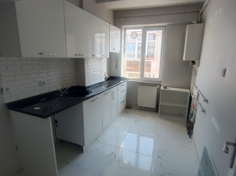 Bahçelievler Cumhuriyet'te 3+1 Asansörlü Dubleks 17 Yıllık 130 m2