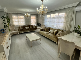 Bahçelievler'de Tek Daireli 5+1 Asansörlü Masrafsız 190 m2 Dubleks