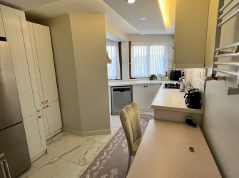 Bahçelievler'de Tek Daireli 5+1 Asansörlü Masrafsız 190 m2 Dubleks