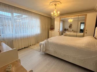 Bahçelievler'de Tek Daireli 5+1 Asansörlü Masrafsız 190 m2 Dubleks