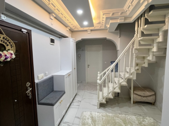 Bahçelievler'de Tek Daireli 5+1 Asansörlü Masrafsız 190 m2 Dubleks