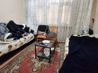 Bahçelievler Camlıkahve'de 1,Kat Kredili 3+1 Ön Cephe 100 m2 Balkonlu