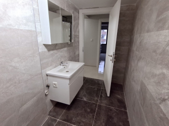 Güngören Güven'de 2,Kat Ebeveyn Banyolu 2+1 Sıfır 85 m2 Asansörlü