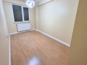 Bahçelievler Soğanlı'da 15 Yıllık 2+1 A.Mutfaklı 70 m2 Yüksek Giriş