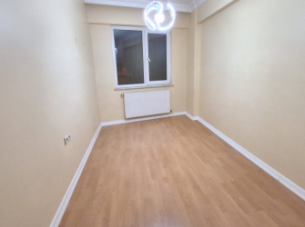 Bahçelievler Soğanlı'da 15 Yıllık 2+1 A.Mutfaklı 70 m2 Yüksek Giriş