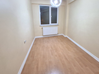 Bahçelievler Soğanlı'da 15 Yıllık 2+1 A.Mutfaklı 70 m2 Yüksek Giriş