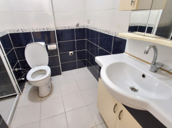 Bahçelievler Soğanlı'da 15 Yıllık 2+1 A.Mutfaklı 70 m2 Yüksek Giriş