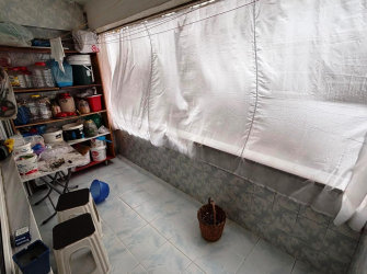 Bahçelievler Soğanlı Meydan'da 2005 Yapımı 1. Kat 3+1 Asansörlü