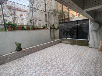 Güngören'de Tramvaya Yakın 2+1 Bahçeli 70 m2 Bahçe Katı Daire