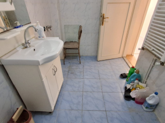 Bahçelievler Camlıkahve'de 3,Kat Balkonlu 90 m2 Ön Cephe 2+1 Daire