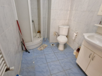 Bahçelievler Camlıkahve'de 3,Kat Balkonlu 90 m2 Ön Cephe 2+1 Daire