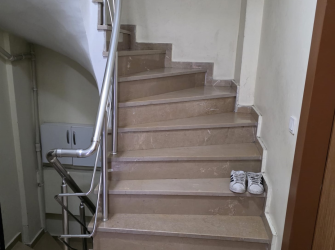 Güngören'de Katlı Otoparka Yakın 1,Kat  E.Banyolu 2+1 Ön Cephe 