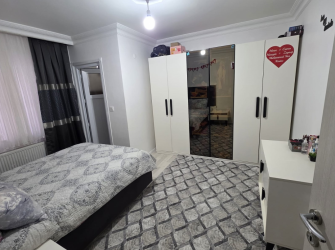 Güngören'de Katlı Otoparka Yakın 1,Kat  E.Banyolu 2+1 Ön Cephe 