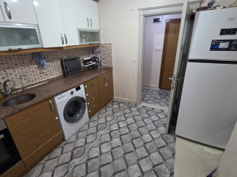 Güngören'de Katlı Otoparka Yakın 1,Kat  E.Banyolu 2+1 Ön Cephe 