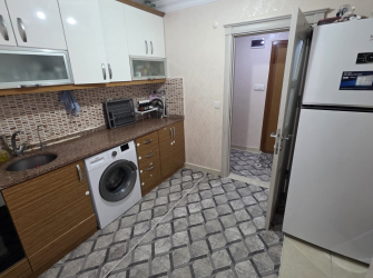 Güngören'de Katlı Otoparka Yakın 1,Kat  E.Banyolu 2+1 Ön Cephe 