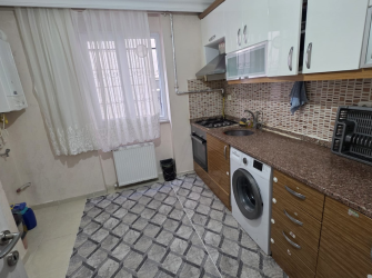 Güngören'de Katlı Otoparka Yakın 1,Kat  E.Banyolu 2+1 Ön Cephe 