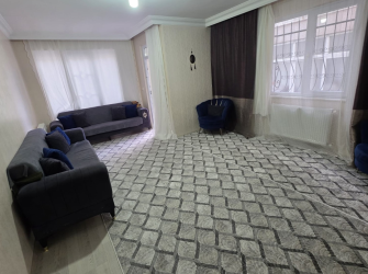 Güngören'de Katlı Otoparka Yakın 1,Kat  E.Banyolu 2+1 Ön Cephe 