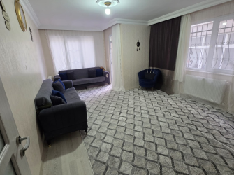 Güngören'de Katlı Otoparka Yakın 1,Kat  E.Banyolu 2+1 Ön Cephe 