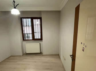 Güngören'de İlkyuva Metronun Karşısı 2+1 Balkonlu Yüksek Giriş