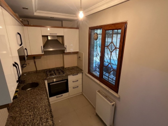 Güngören'de İlkyuva Metronun Karşısı 2+1 Balkonlu Yüksek Giriş