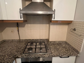 Güngören'de İlkyuva Metronun Karşısı 2+1 Balkonlu Yüksek Giriş