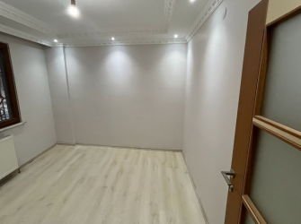 Güngören'de İlkyuva Metronun Karşısı 2+1 Balkonlu Yüksek Giriş