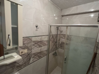 Güngören'de İlkyuva Metronun Karşısı 2+1 Balkonlu Yüksek Giriş