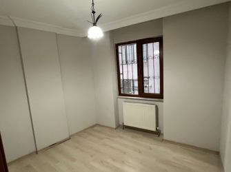 Güngören'de İlkyuva Metronun Karşısı 2+1 Balkonlu Yüksek Giriş