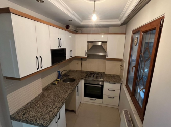 Güngören'de İlkyuva Metronun Karşısı 2+1 Balkonlu Yüksek Giriş