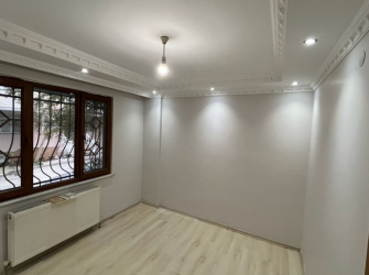 Güngören'de İlkyuva Metronun Karşısı 2+1 Balkonlu Yüksek Giriş