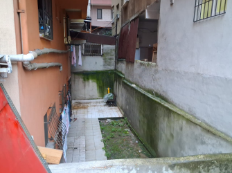 Güngören Camlıkahve'de 3+1 Kat Mülkiyetli 100 m2 Bahçe Katı 19 Yıllık