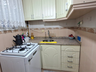 Güngören Camlıkahve'de 3+1 Kat Mülkiyetli 100 m2 Bahçe Katı 19 Yıllık