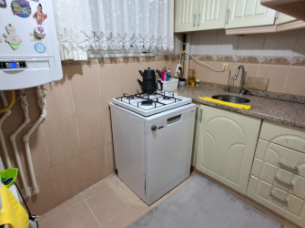 Güngören Camlıkahve'de 3+1 Kat Mülkiyetli 100 m2 Bahçe Katı 19 Yıllık