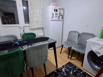 Güngören Camlıkahve'de 3+1 Kat Mülkiyetli 100 m2 Bahçe Katı 19 Yıllık