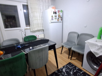 Güngören Camlıkahve'de 3+1 Kat Mülkiyetli 100 m2 Bahçe Katı 19 Yıllık