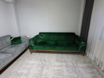 Güngören Camlıkahve'de 3+1 Kat Mülkiyetli 100 m2 Bahçe Katı 19 Yıllık