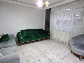 Güngören Camlıkahve'de 3+1 Kat Mülkiyetli 100 m2 Bahçe Katı 19 Yıllık