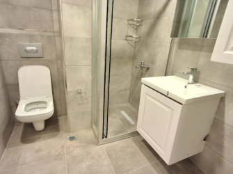 Bahçelievler Cumhuriyet Mh 2+1 Bahçeli 80 m2 Sıfır Bahçe Katı