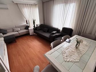 Bahçelievler'de Metroya Yakın 11 Yıllık Sitede 2+1 Satılık Daire