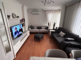 Bahçelievler'de Metroya Yakın 11 Yıllık Sitede 2+1 Satılık Daire