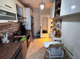 Bahçelievler'de Metroya Yakın 11 Yıllık Sitede 2+1 Satılık Daire