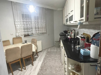 Bahçelievler Camlıkahve'de 5,Kat Asansörlü 19 Yıllık 2+1 Ön Cephe