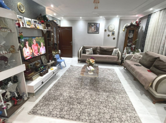 Bahçelievler Camlıkahve'de 5,Kat Asansörlü 19 Yıllık 2+1 Ön Cephe