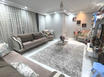 Bahçelievler Camlıkahve'de 5,Kat Asansörlü 19 Yıllık 2+1 Ön Cephe