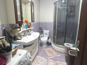 Bahçelievler Camlıkahve'de 5,Kat Asansörlü 19 Yıllık 2+1 Ön Cephe