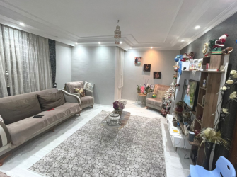 Bahçelievler Camlıkahve'de 5,Kat Asansörlü 19 Yıllık 2+1 Ön Cephe